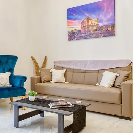 Appartement Stunning 2br Penthouse With Terrace In By 360 Estates *