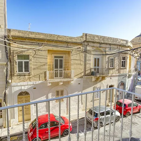 Appartement Stunning 2br Penthouse With Terrace In By 360 Estates