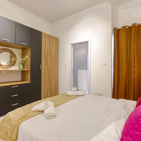 Stunning 2br Penthouse With Terrace In By 360 Estates *