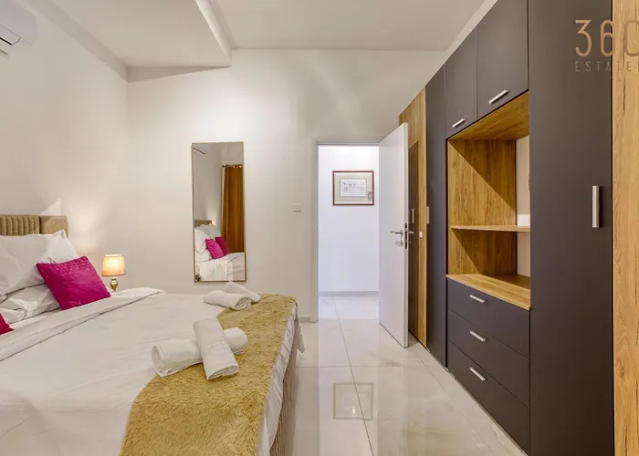 Stunning 2br Penthouse With Terrace In By 360 Estates Apartament