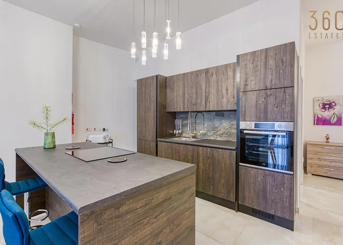 Stunning 2br Penthouse With Terrace In By 360 Estates