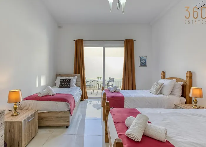 Apartament Stunning 2br Penthouse With Terrace In By 360 Estates