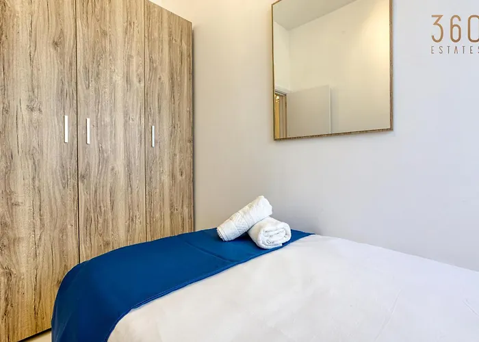 Stunning 2br Penthouse With Terrace In By 360 Estates *