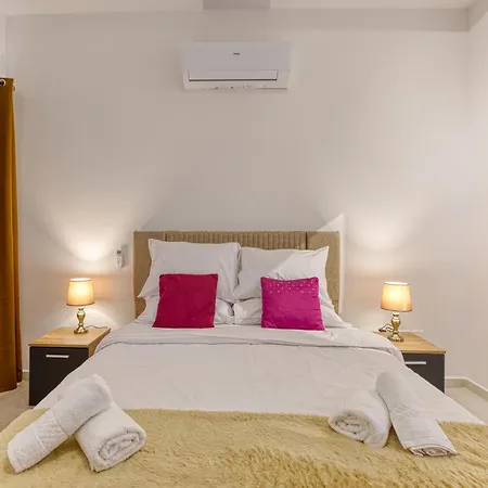 Stunning 2br Penthouse With Terrace In By 360 Estates