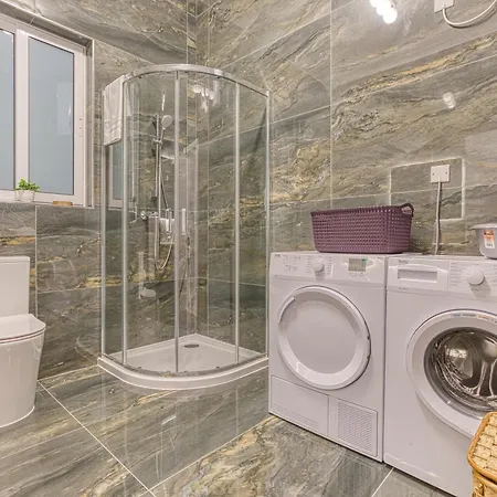 Stunning 2br Penthouse With Terrace In By 360 Estates