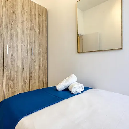 Stunning 2br Penthouse With Terrace In By 360 Estates *