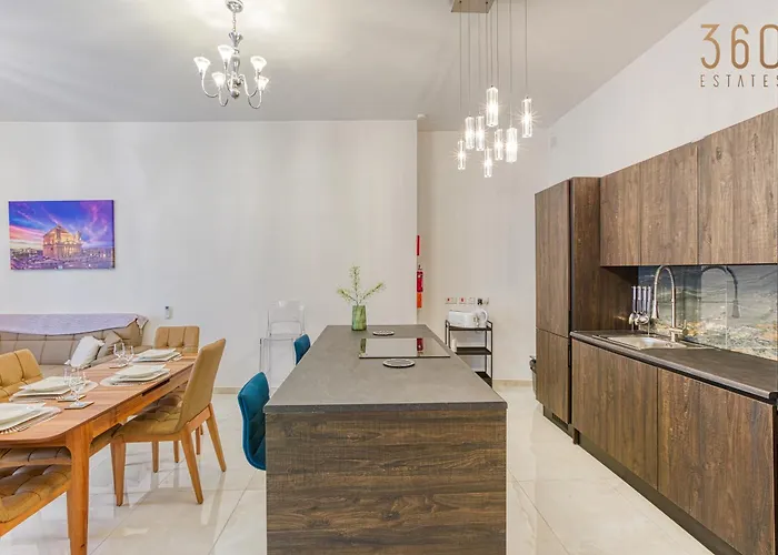 Stunning 2br Penthouse With Terrace In By 360 Estates