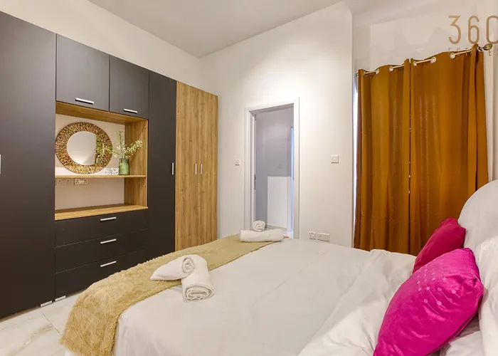 Stunning 2br Penthouse With Terrace In By 360 Estates *