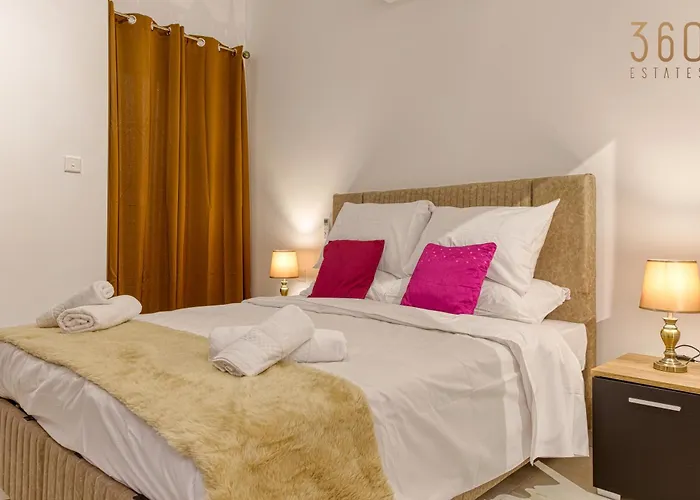 Stunning 2br Penthouse With Terrace In By 360 Estates